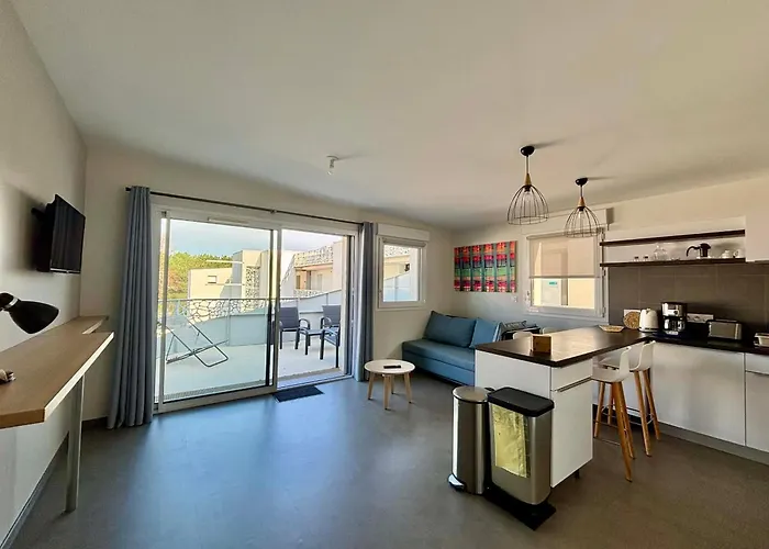 Cosy Cote Cour, Acces Plage, Piscine, Balcon, Parking, Animaux Admis, - Fr-1-194-228 Apartament *